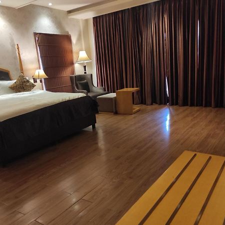 Regenta Resort Bharatpur Bagian luar foto