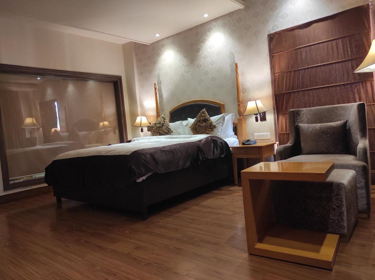 Regenta Resort Bharatpur Bagian luar foto