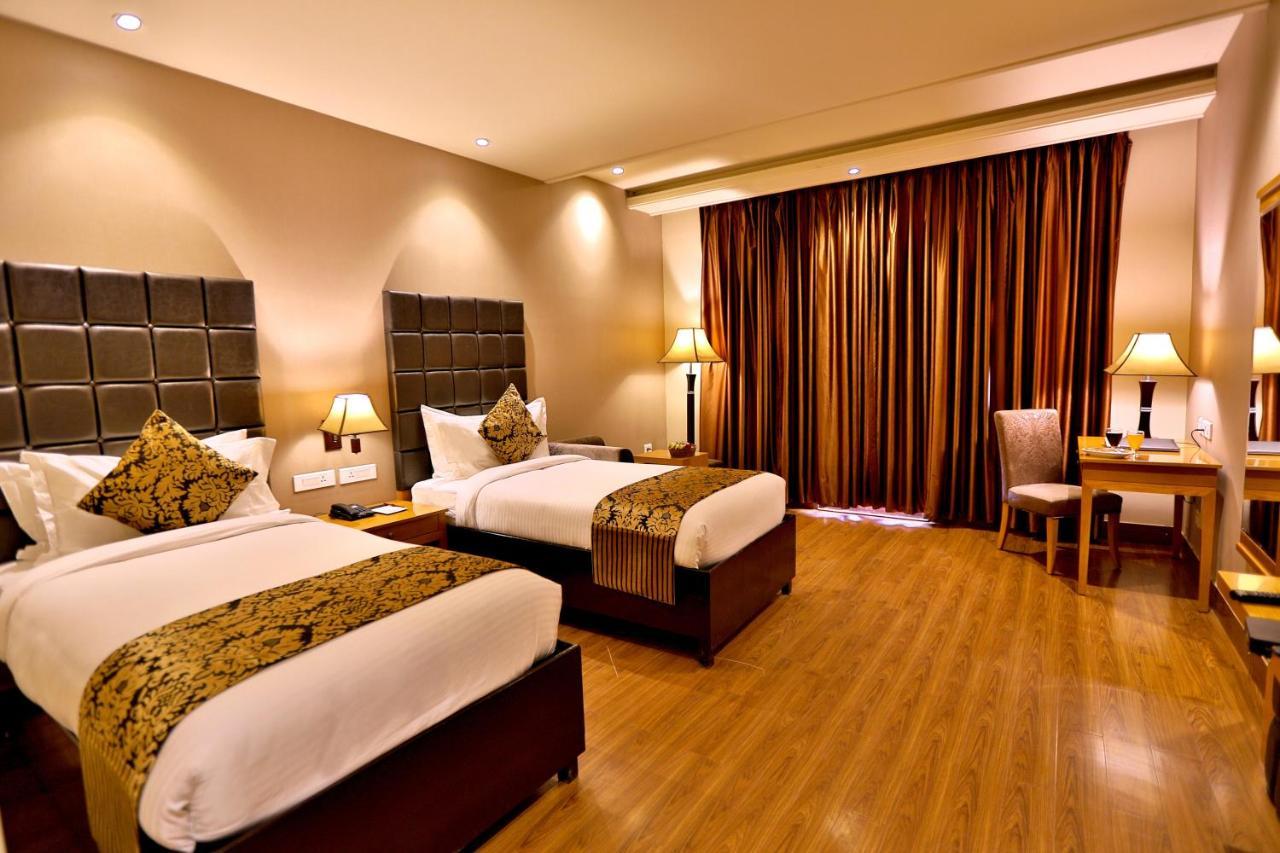 Regenta Resort Bharatpur Bagian luar foto